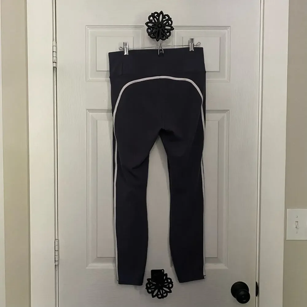 Vuori Track Leggings Pants Women’s Large Azure Blue Gray Capri Striped Stretch - Picture 6 of 8
